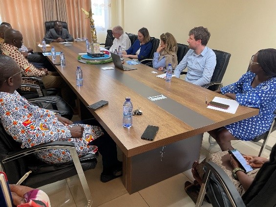 Réunion lors de la visite de l'équipe Anime au Ghana en 2023